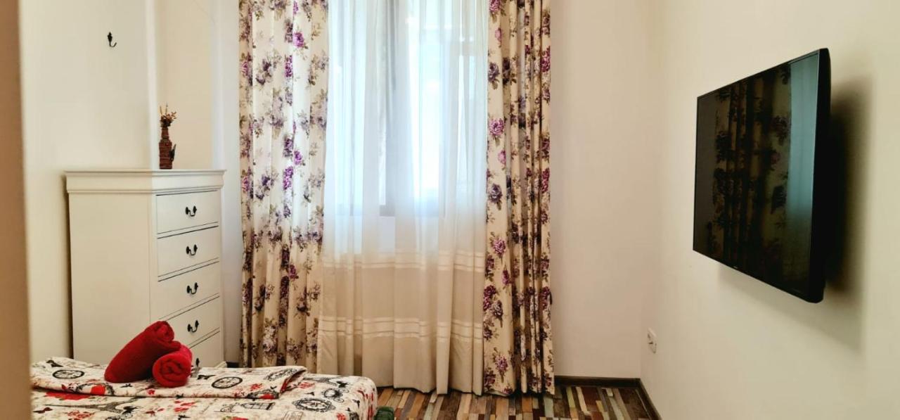 Palas View Apartments Near Palas Mall ยาช ภายนอก รูปภาพ